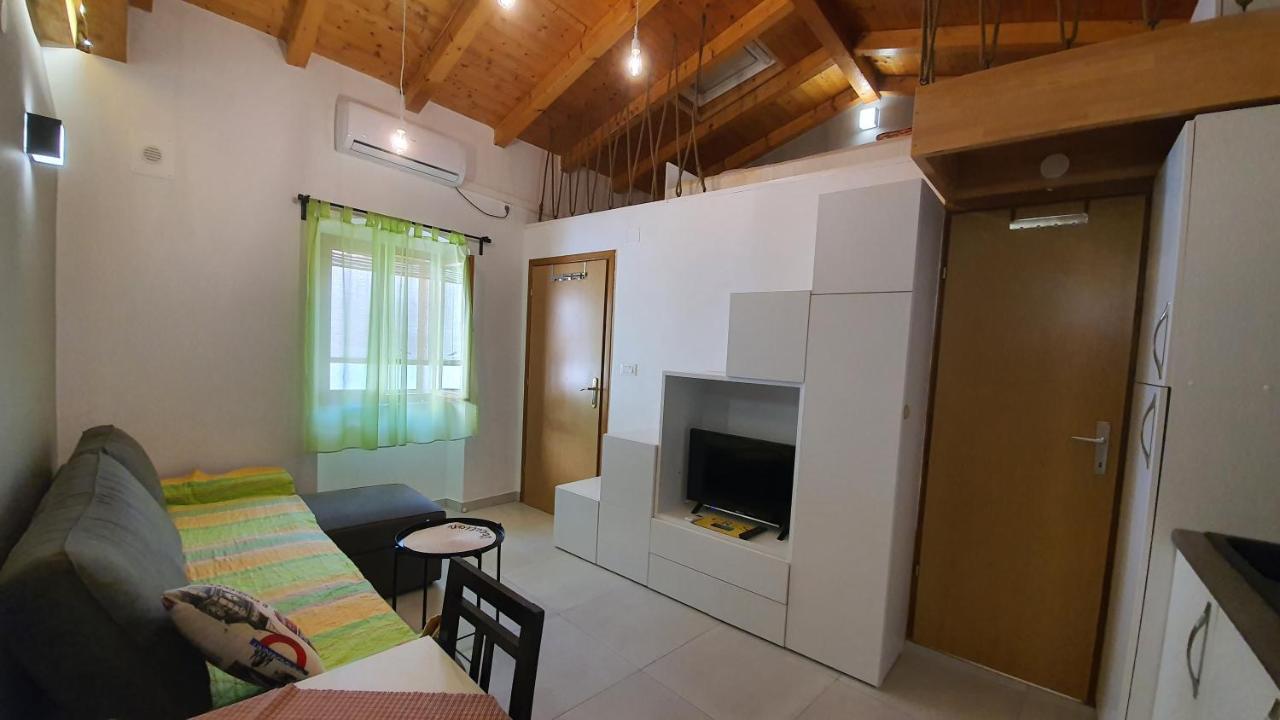 Franceska Apartment Cres