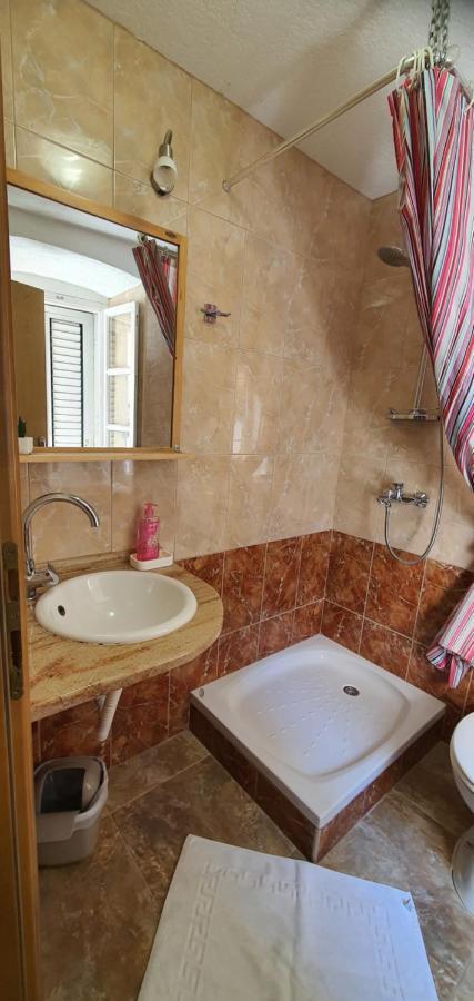 Franceska Cres