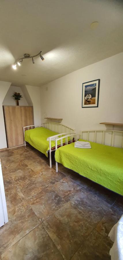 Franceska Cres